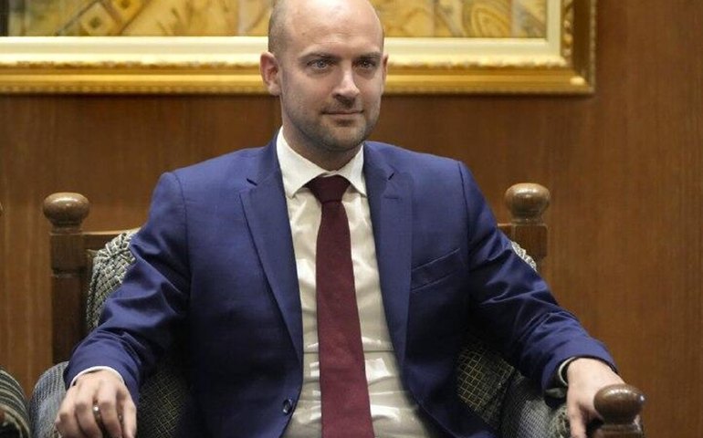 França se posiciona contra operação dos EUA na Venezuela, afirma chanceler