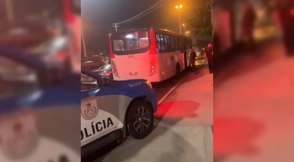 Explosao-de-granada-caseira-em-onibus-deixa-ferido0010008100202309280714