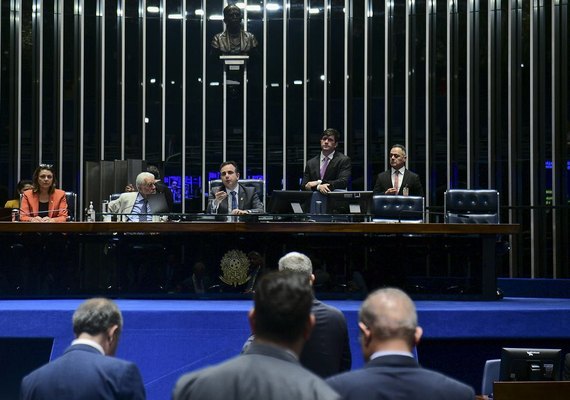 Senado aprova PEC do corte de gastos e restrição do PIS/Pasep