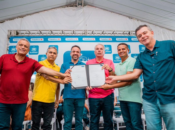 Governador anuncia construção de escola, Cisp e Creche Cria em Canapi