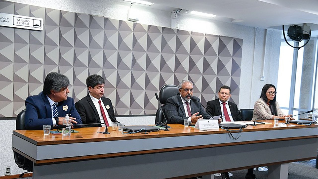 Debate sobre Estatuto do Trabalho tem críticas à terceirização precarizada
