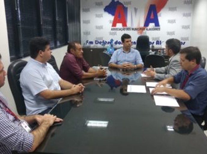 Presidente da AMA recebe representantes do Banco do Nordeste