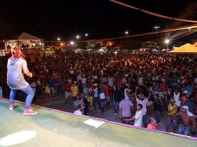 Carnaval do Povo 2018 de Palmeira continua sábado com ressaca e Jullinho Porradão
