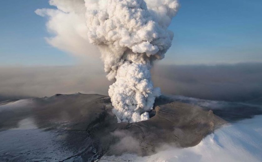 Erupção vulcânica pode destruir cidade na Islândia, temem especialistas