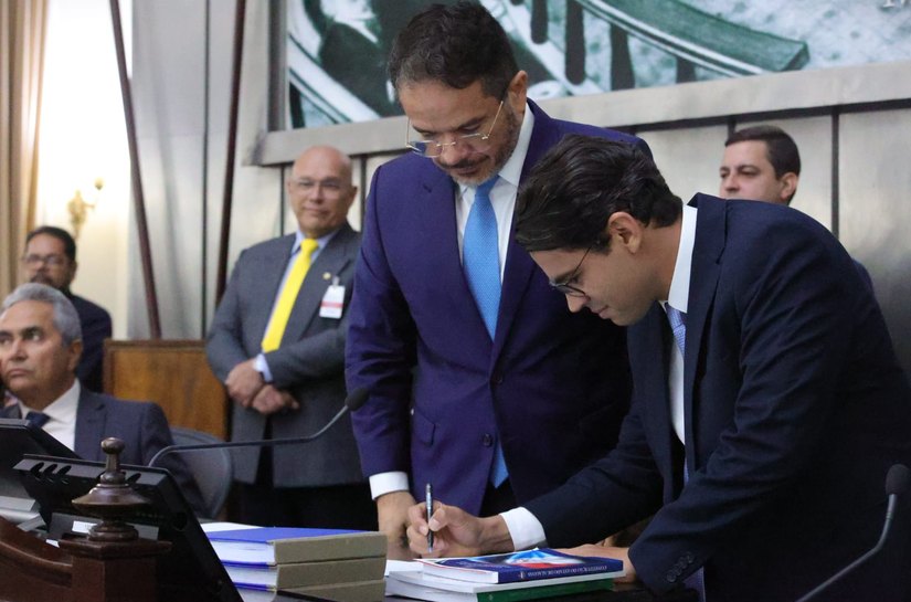 Deputado Gilvan Barros  é eleito 1º vice-presidente da Assembleia Legislativa de AL
