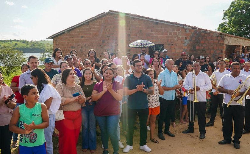 Prefeitura de Traipu entrega escola e unidade de saúde no Povoado Bom Jardim