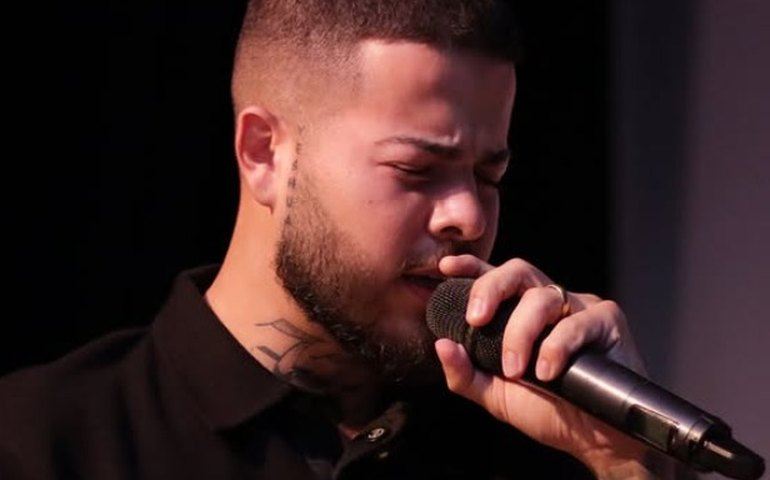 Jottapê é internado após desmaio causado por crise de ansiedade