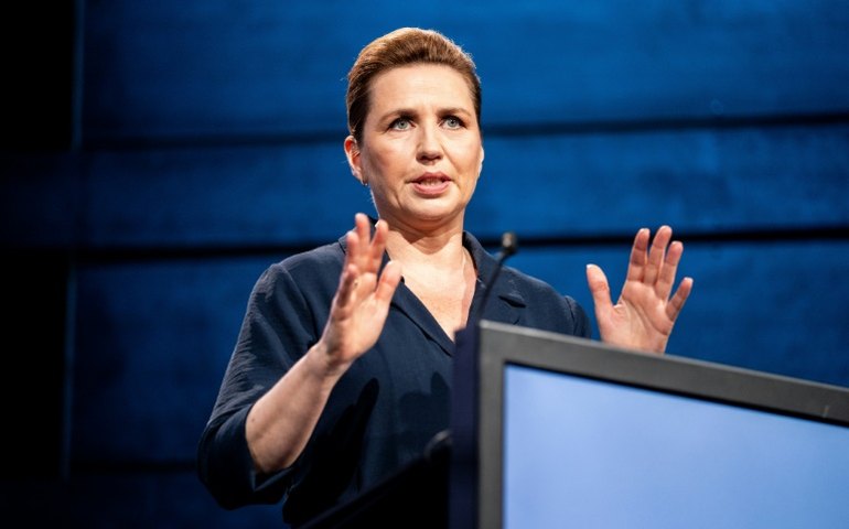 Primeira-ministra da Dinamarca é agredida em Copenhague