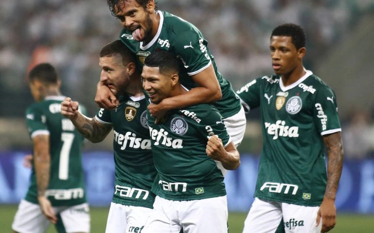 Palmeiras vence Ceará e continua como único visitante invicto no Brasileirão