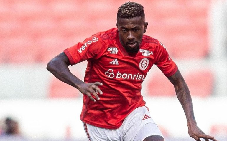 Inter negocia Igor Gomes para o futebol árabe e terá apenas dois zagueiros contra o Corinthians