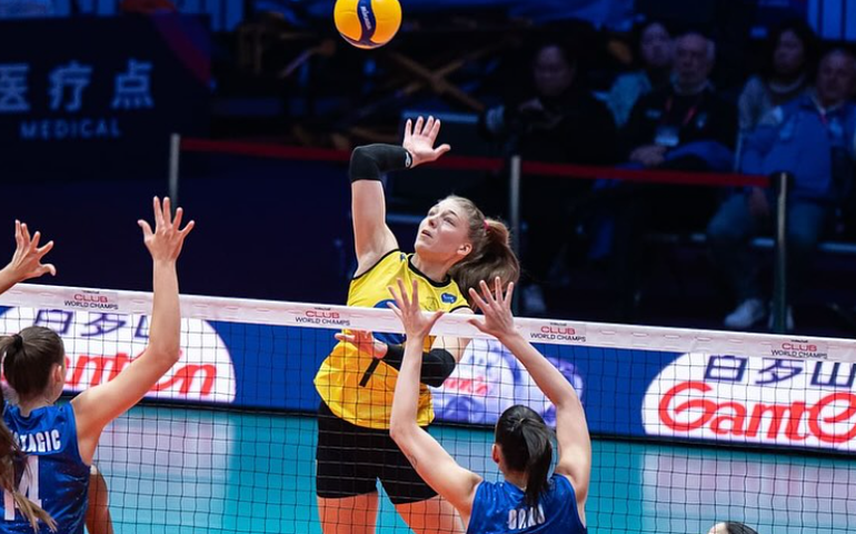 Praia Clube perde para italianas e repete 4º lugar de 2023 no Mundial de vôlei feminino