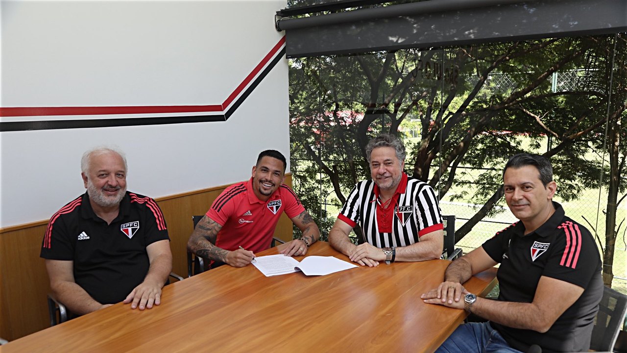 Luciano amplia contrato com o São Paulo até 2026: 'Identificação com o clube é enorme'
