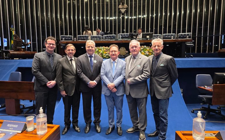 Foz participa de homenagem aos 89 anos da ABIH no Senado