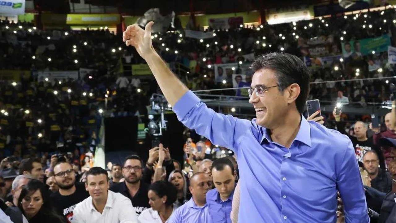 Garcia oficializa candidatura à reeleição em SP, com crítica a Tarcísio e Haddad