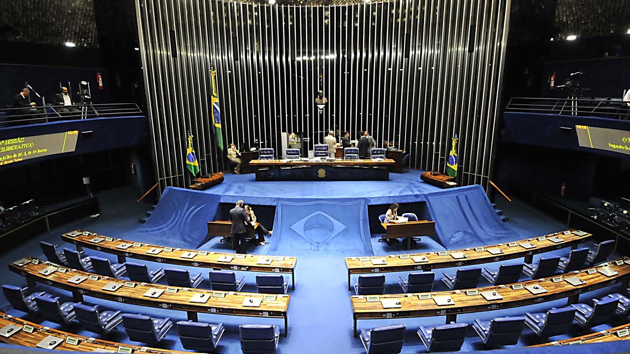 Executivo propõe piso de R$ 30,9 mil para presidente da República e ministros