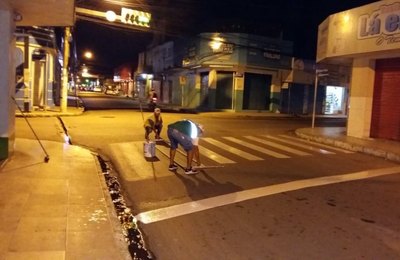 SMTT revitaliza pintura de sinalização horizontal em ruas de Arapiraca