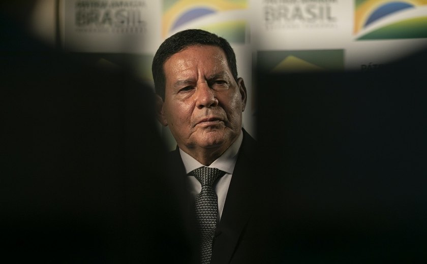 Vice-presidente Mourão cita escravocrata para negar o racismo no Brasil