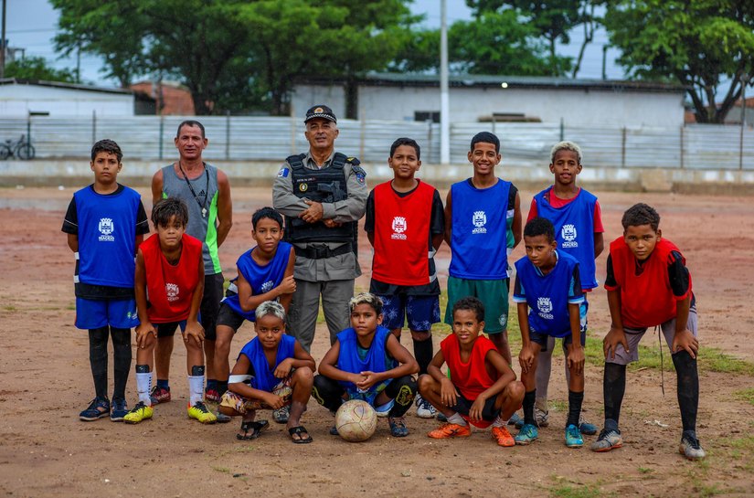 Treinador de sonhos: militar alagoano aposta no esporte como instrumento de mudança para jovens da orla lagunar de Maceió