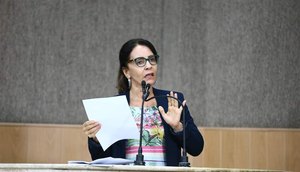 EMILIA CORREA / Foto: César de Oliveira