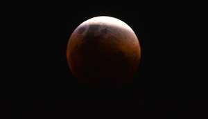 Eclipse lunar / Foto: Marcello Casal jr/Agência Brasil