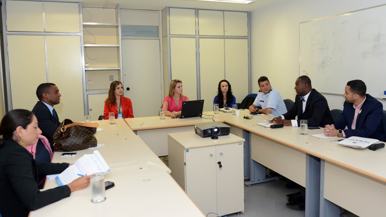 Ônibus do Desarmamento é apresentado a representantes da República Dominicana