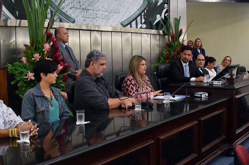 Criação de uma lei de incentivo à Cultura é debatida em audiência na ALE