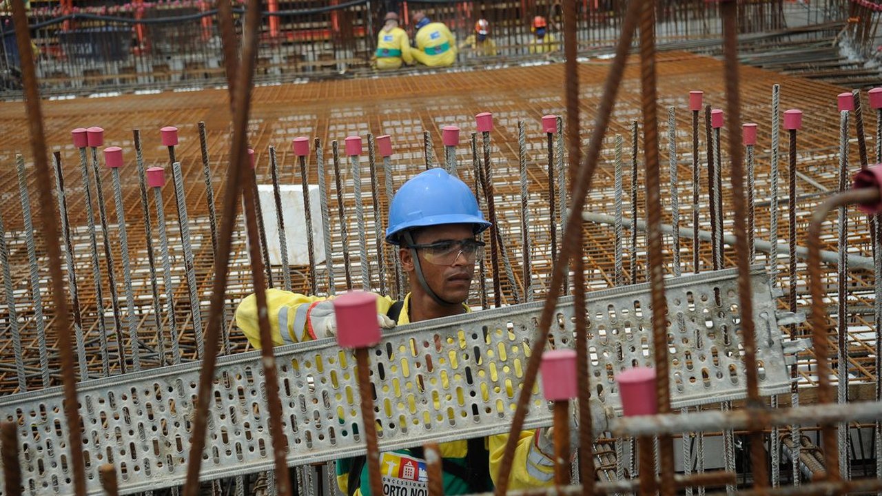 Conselho do FGTS aprova uso de R$ 326 bilhões para obras até 2025