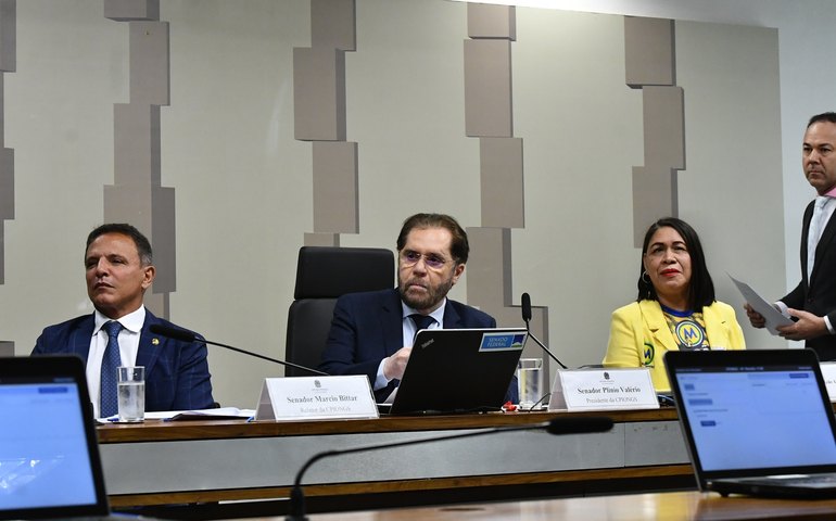 Senadores cobram fim da desigualdade digital em audiência com presidente da ANATEL