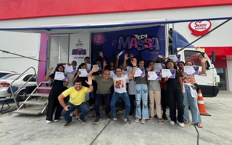 Brota na Grota leva inclusão digital e ações de autoestima ao bairro do São Jorge