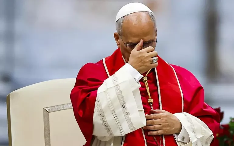 Tradicionalistas pressionam Papa a vetar bênção a casais homoafetivos