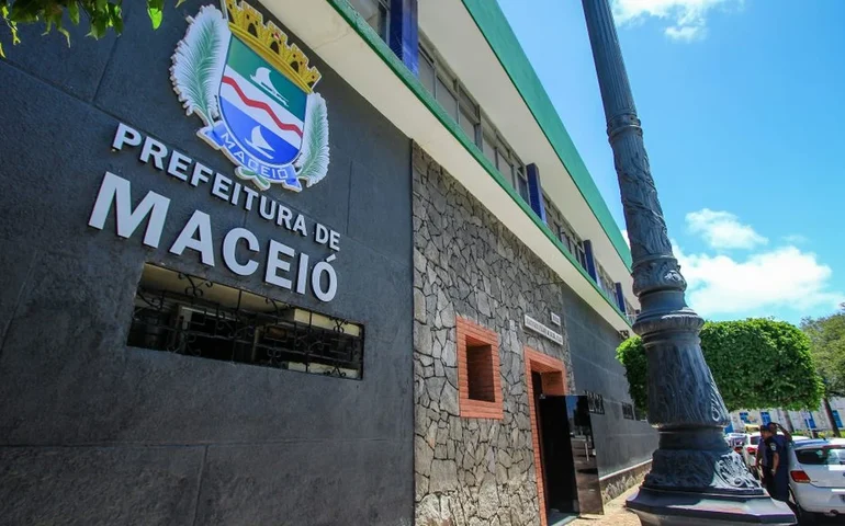 Secretários de JHC já preparam caminho para deixar cargos em abril de 2026