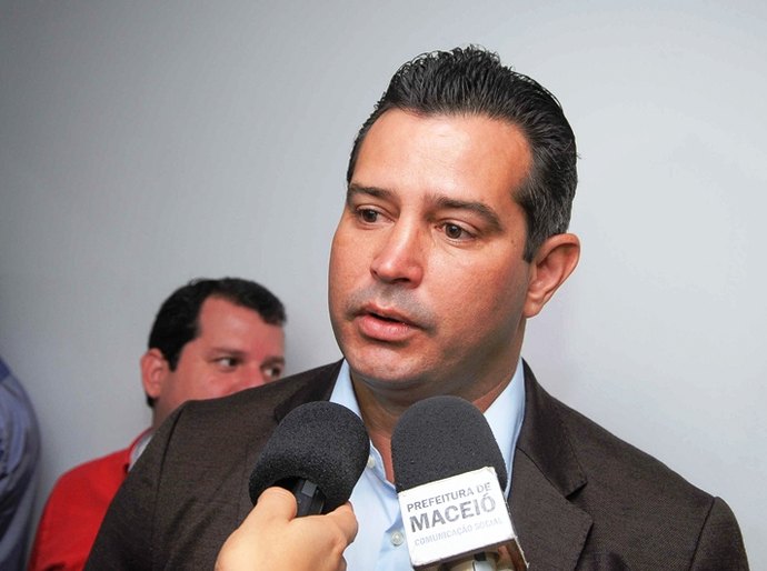 Debate sobre regulação no saneamento conta com secretário de infraestrutura de AL