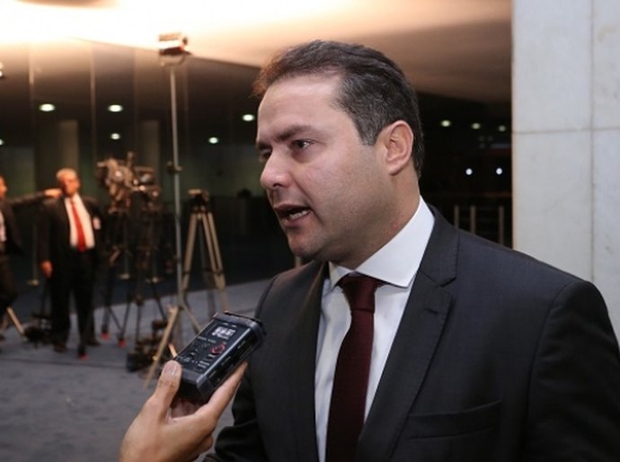 Governador Renan Filho confirma abertura de novos concursos para 2017