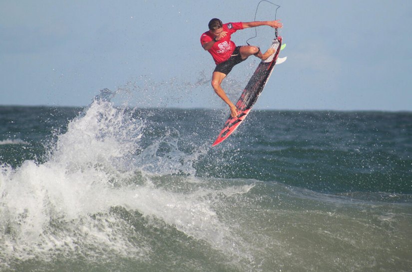 Com apoio do Governo de Alagoas, praia do Francês recebe Campeonato Alagoano e Taça Brasil de Surf