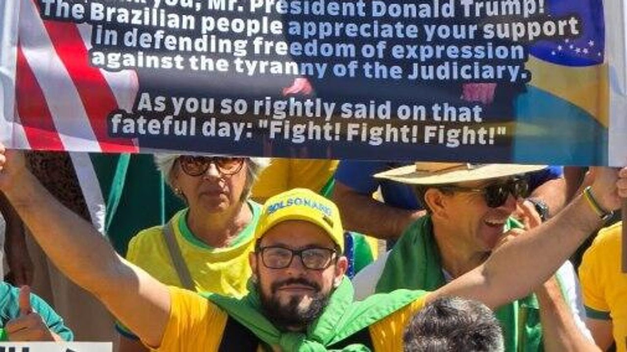 Apoiadores de Bolsonaro se reúnem em manifestações ao redor do Brasil