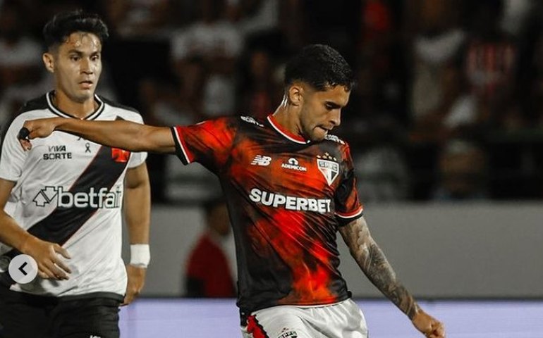 São Paulo faz 3 gols sem esforço, bate o Vasco e se reanima na briga por vaga na Libertadores