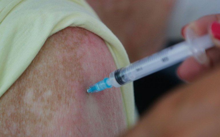 Cosems-AL promove Cine Vacina para discutir coberturas no Estado