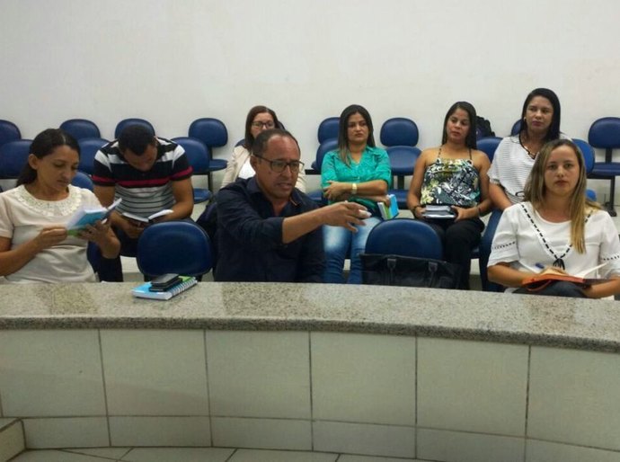 Campo Alegre: reunião define regras para fiscalização da presença de menores em festas