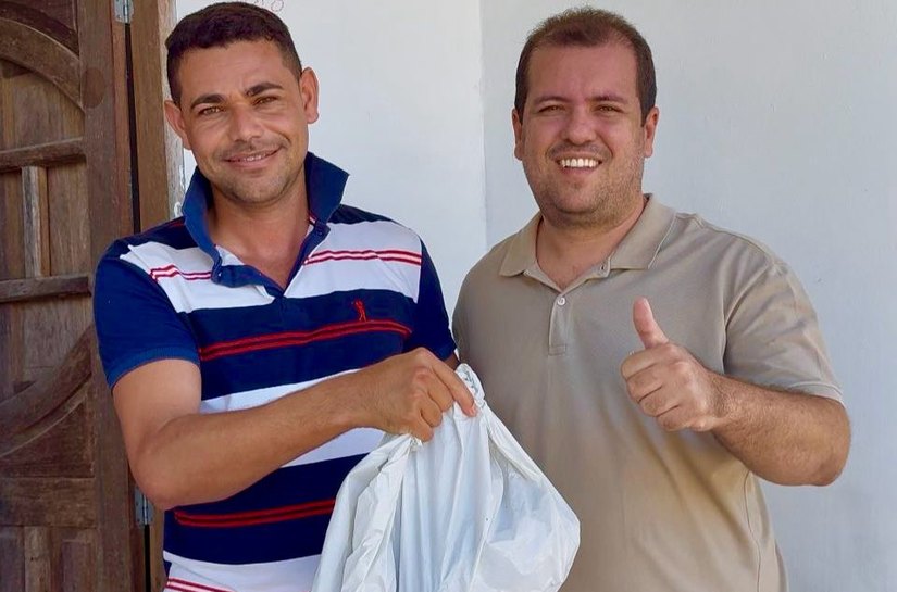 Prefeitura de Limoeiro entrega peixes na Semana Santa e beneficia mais de 10 mil famílias