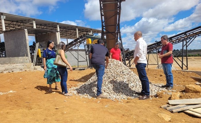 Urban Ambiental recicla e beneficia 136 toneladas por mês de resíduos da construção civil Urban Ambiental recicla e beneficia 136 toneladas por mês de resíduos da construção civil