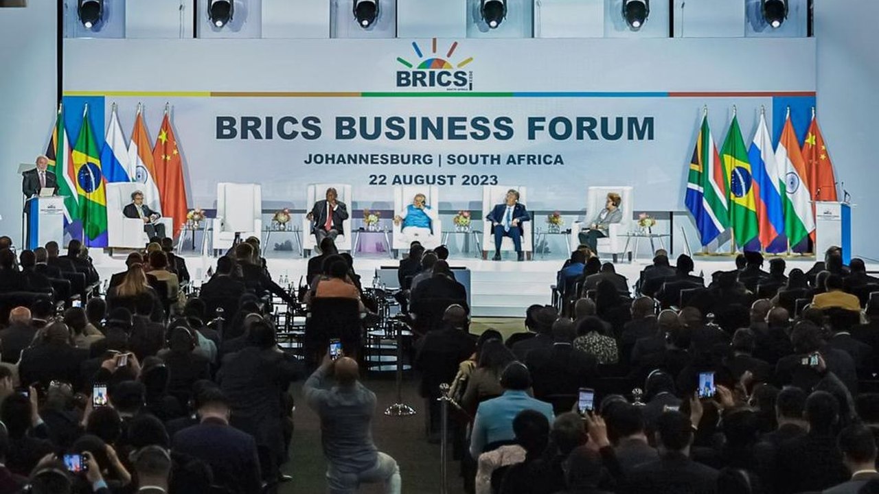 Cúpula do Brics tem plenária principal nesta quarta-feira