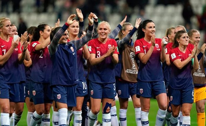 Noruega e Inglaterra duelam nas quartas de final do Mundial Feminino