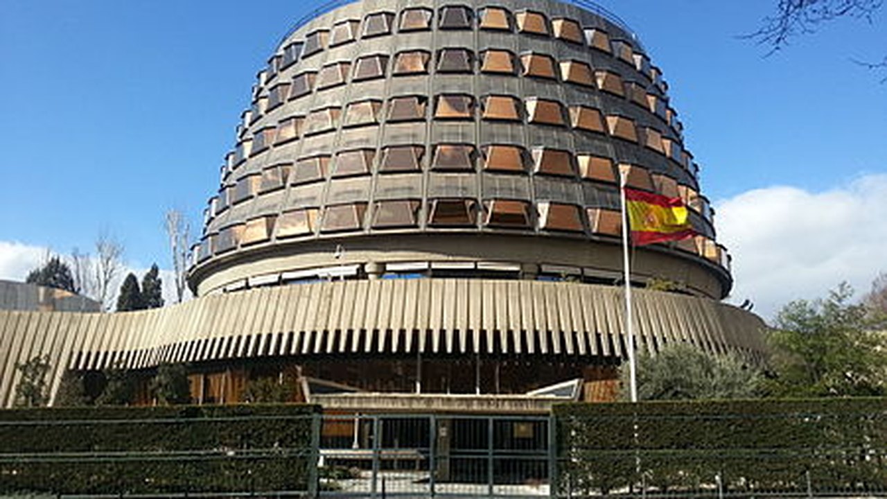 Tribunal da Espanha reduz pena de agressor sexual de menina cigana: 'casam-se a partir dos 12 anos'