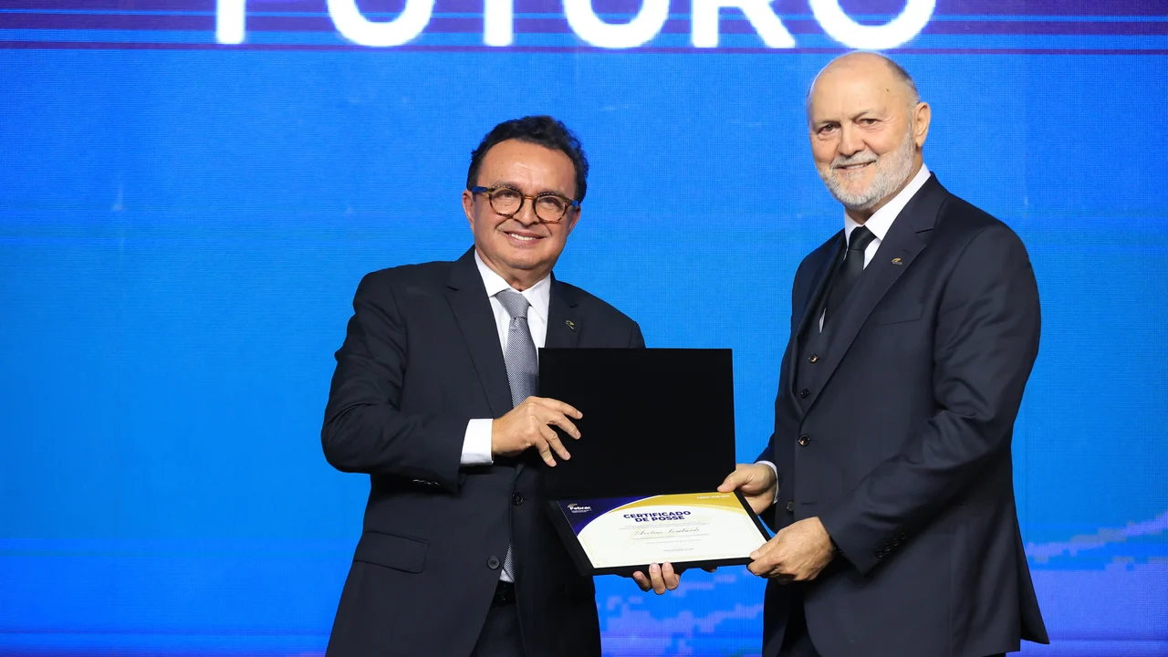 Avelino Lombardi toma posse como presidente da Febrac para o quadriênio 2026-2030