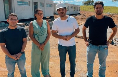 Prefeito Dalminho ao lado de secretários municipais visita obras da nova creche Cria de Belo Monte
