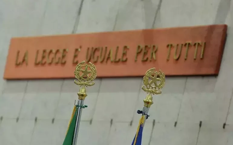 Itália reconhece status de refugiada de transexual brasileira