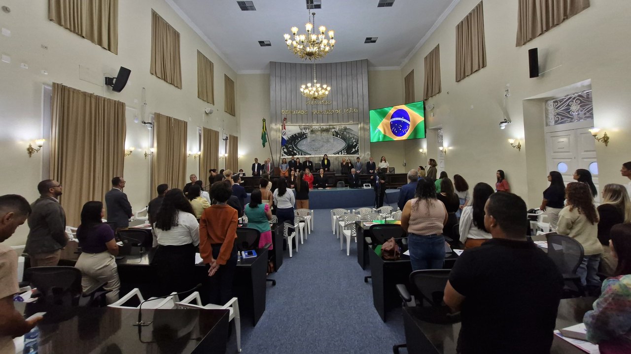 Sessão especial debate ações para acolhimento de órfãos em Alagoas