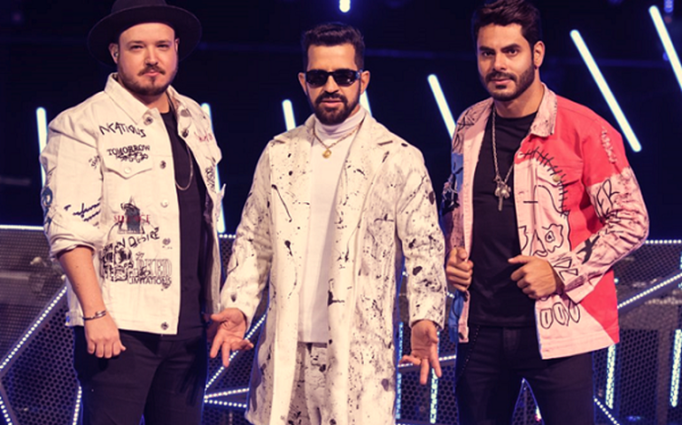 Dennis sobe single com Israel e Rodolffo
