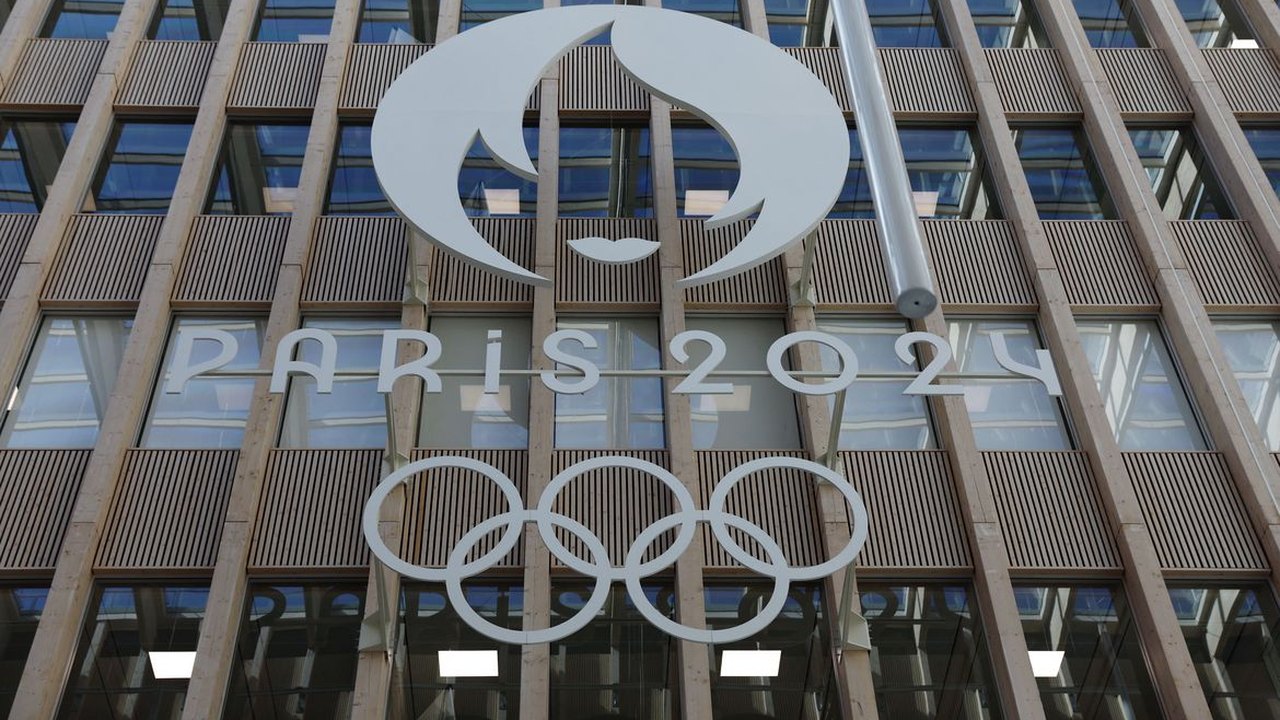 Trabalhadores protestam bloqueando obra em arena olímpica de Paris