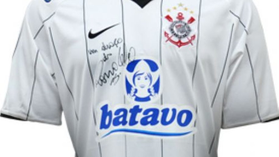 Camisa do Fenômeno vai a leilão na internet